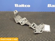 Петля капота