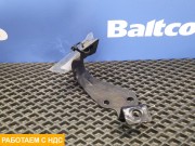 Кронштейн маслозаливной горловины