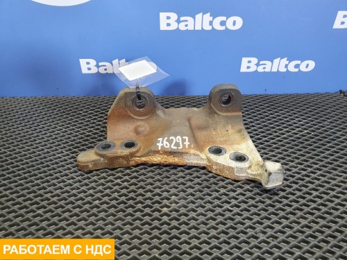 Кронштейн глушителя