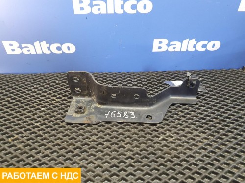 Кронштейн бампера правый