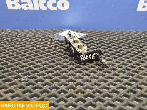 Кронштейн трубок гидроусилителя